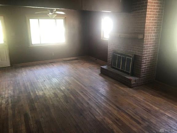 5th image of 444 Marjorie Ave