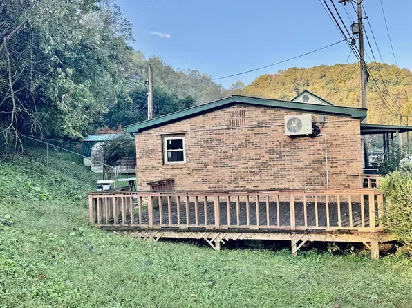 214 Silk Stocking Loop, Van Lear, KY 41265