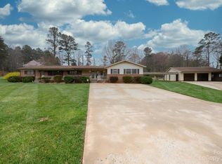 6295 George Hildebran School Rd, Hickory, NC 28602