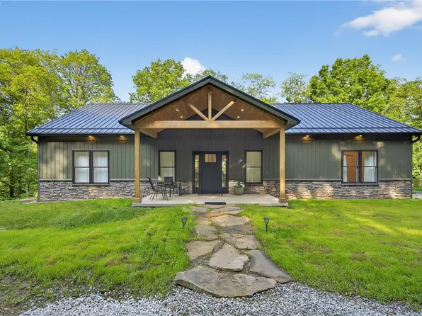 521 Creek Rd, Bulger, PA 15019