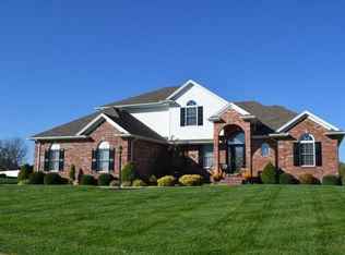 312 Hunters Run Rd, Jefferson City, MO 65109