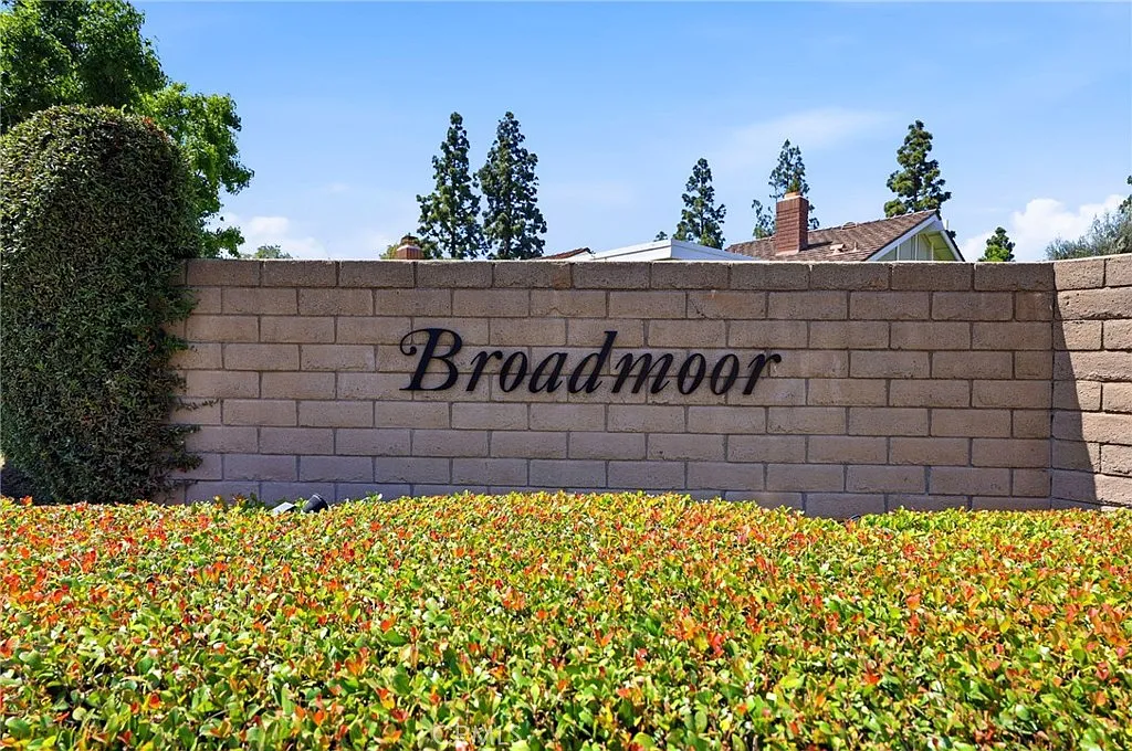 3 bed, 1427 sqft, $3,900 — Photo 3