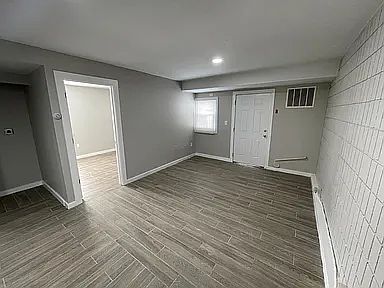 4th image of 76 Sherman Ave #13