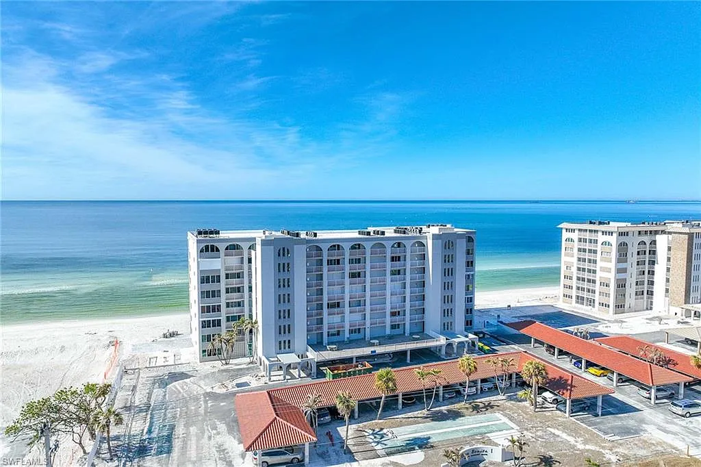 2 bed, 2.0 bath, 1058 sqft, $9,500 — Photo 1