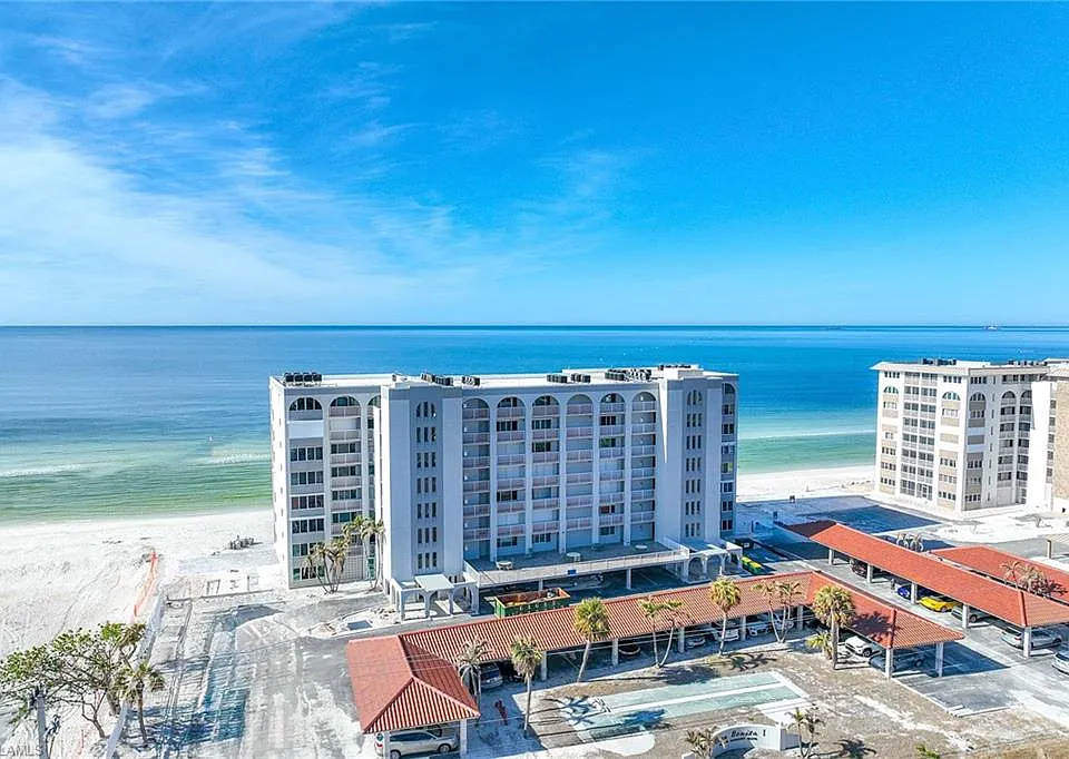 26000 Hickory Blvd #805