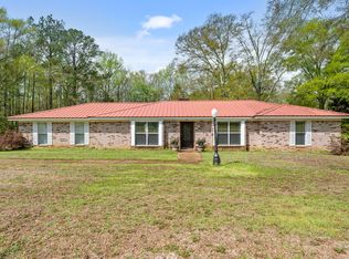512 Kennedy Dr NW, Magee, MS 39111