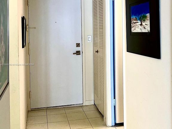 2nd image of 2801 NE 183rd St APT 808W