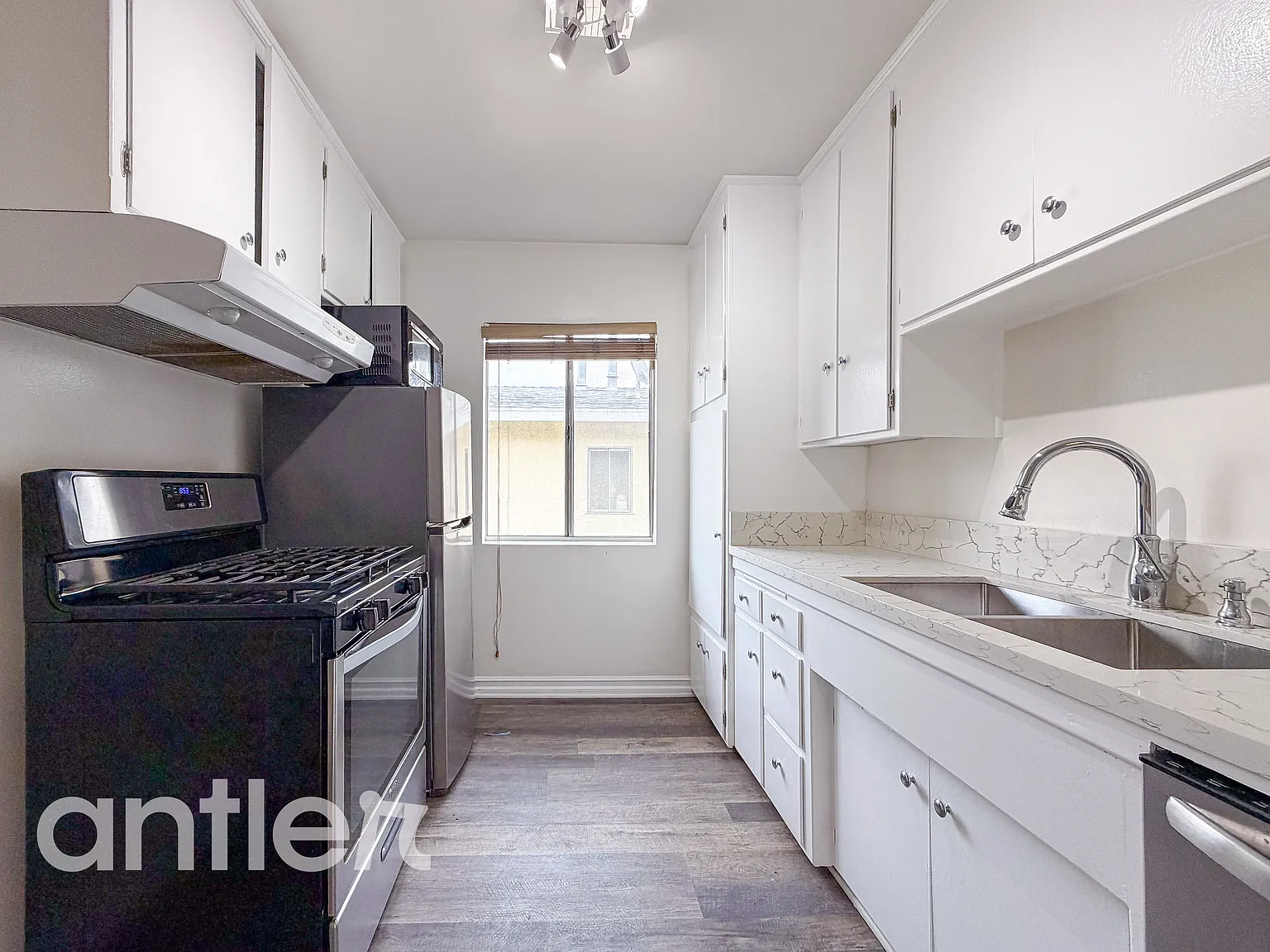 2 bed, 1.5 bath, $2,695 — Photo 4