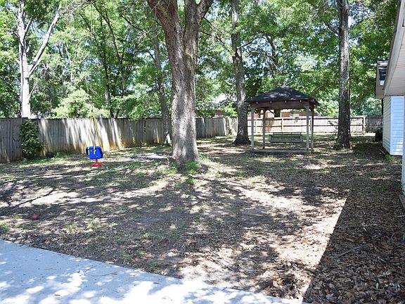 3rd image of 3450 Semmes Woods Dr