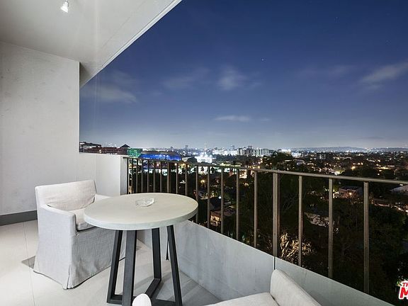 5th image of 818 N Doheny Dr APT 806