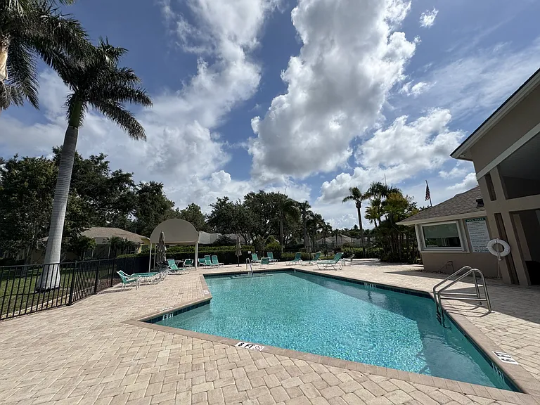 463 Bermuda Isles Cres — Photo 26