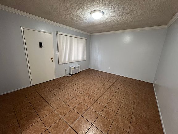 3rd image of 1518 Hazelwood Ave #3