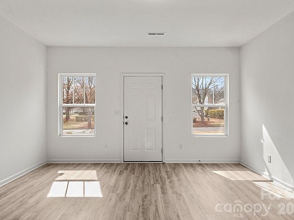 3rd image of 4511 Eaves Ln