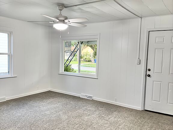 4th image of 13033 Couwlier Ave #2