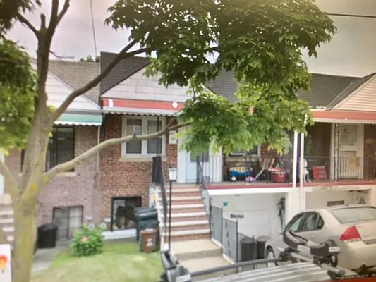 Rented by Halvatzis Realty | media 41
