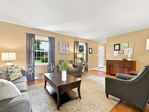 5th image of 4185 Claridge Dr
