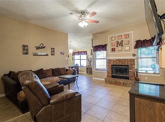 5th image of 427 Wesley Ln