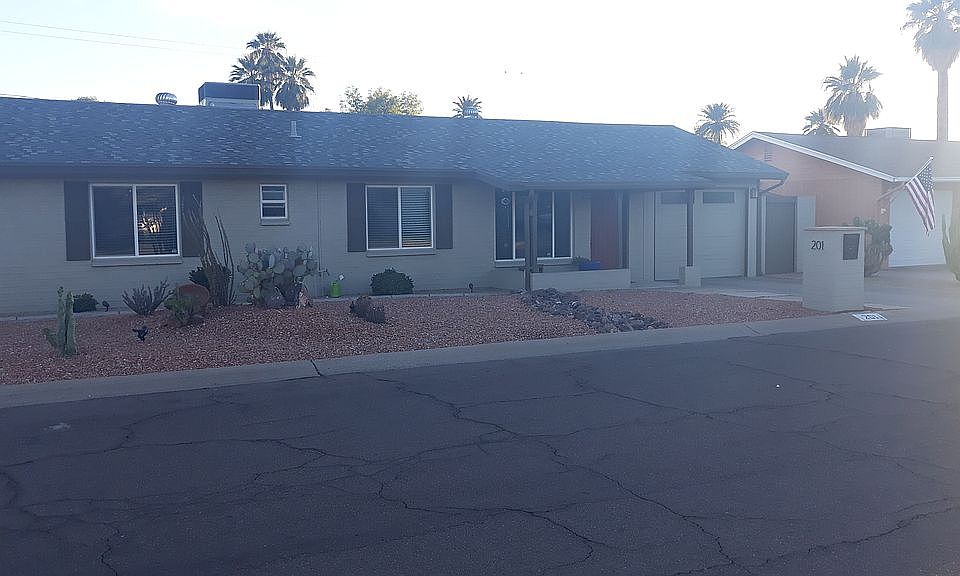1st image of 201 E El Camino Dr