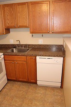 2nd image of 42 Bayview St APT 3