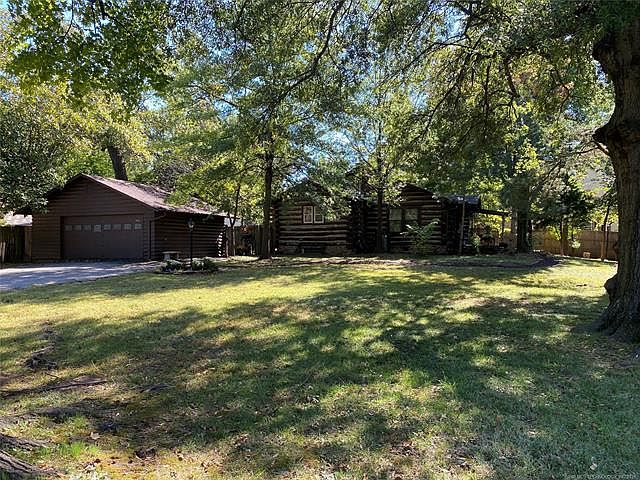 Desirable Mid-Town treasure.