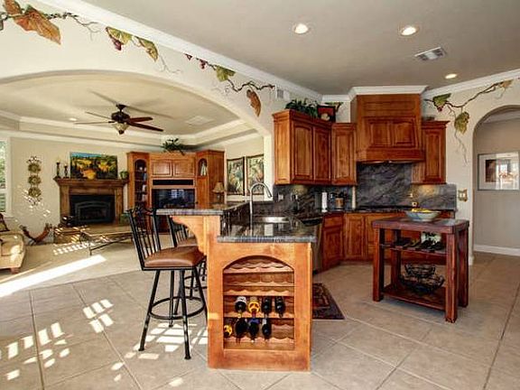 5th image of 763 Grandview Dr