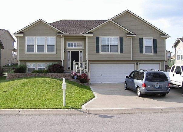 1st image of 1208 NW Boxelder Ct