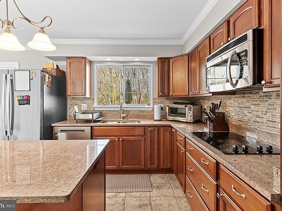3rd image of 6760 Jenny Leigh Ct