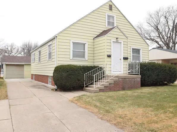 3207 17th St, Columbus, NE 68601