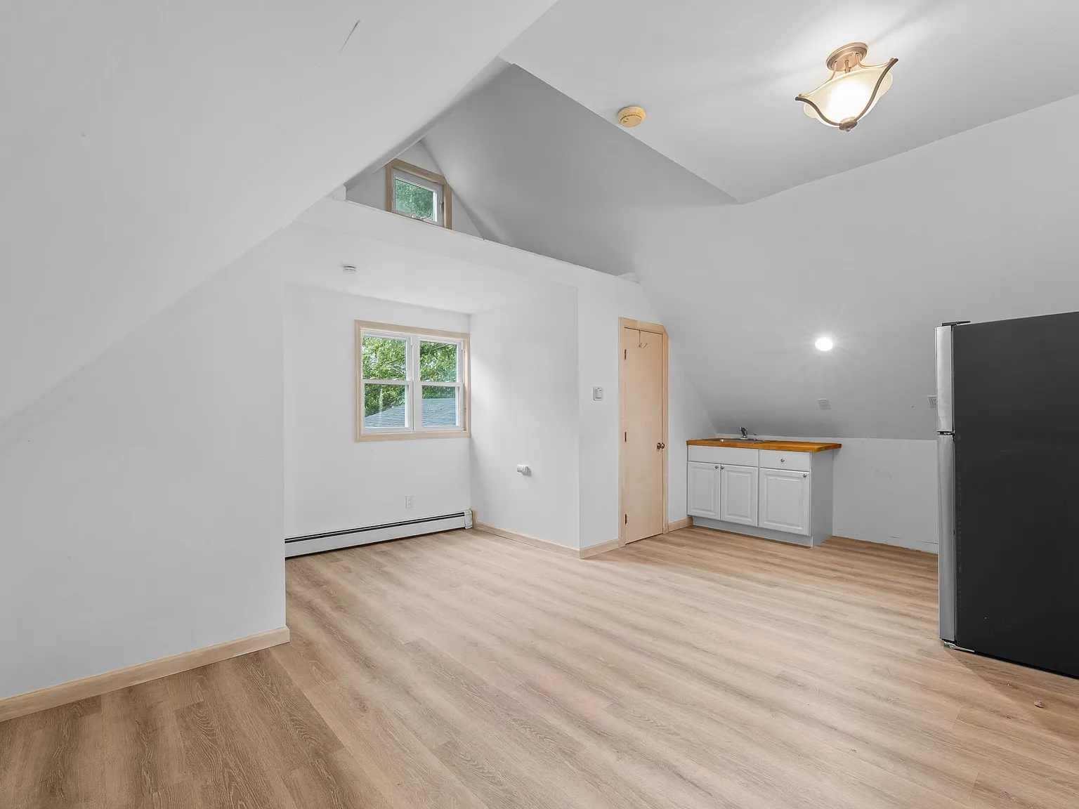 1 bed, 700 sqft, $1,700 — Photo 4