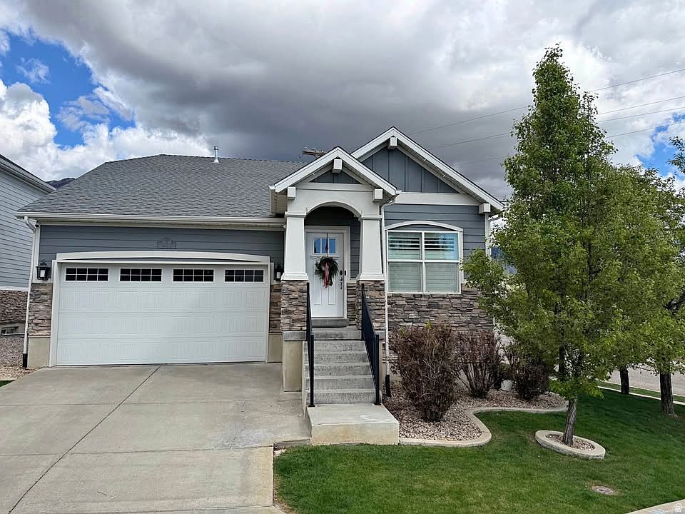 1st image of 1073 Blackstone Dr