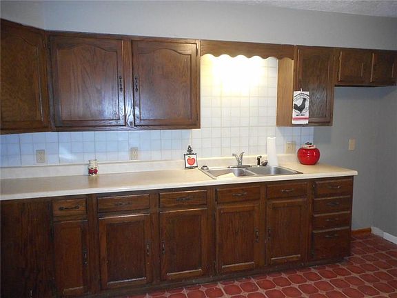 4th image of 1606 Plum St