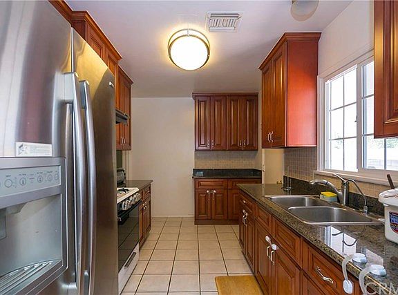 5th image of 11320 Edderton Ave
