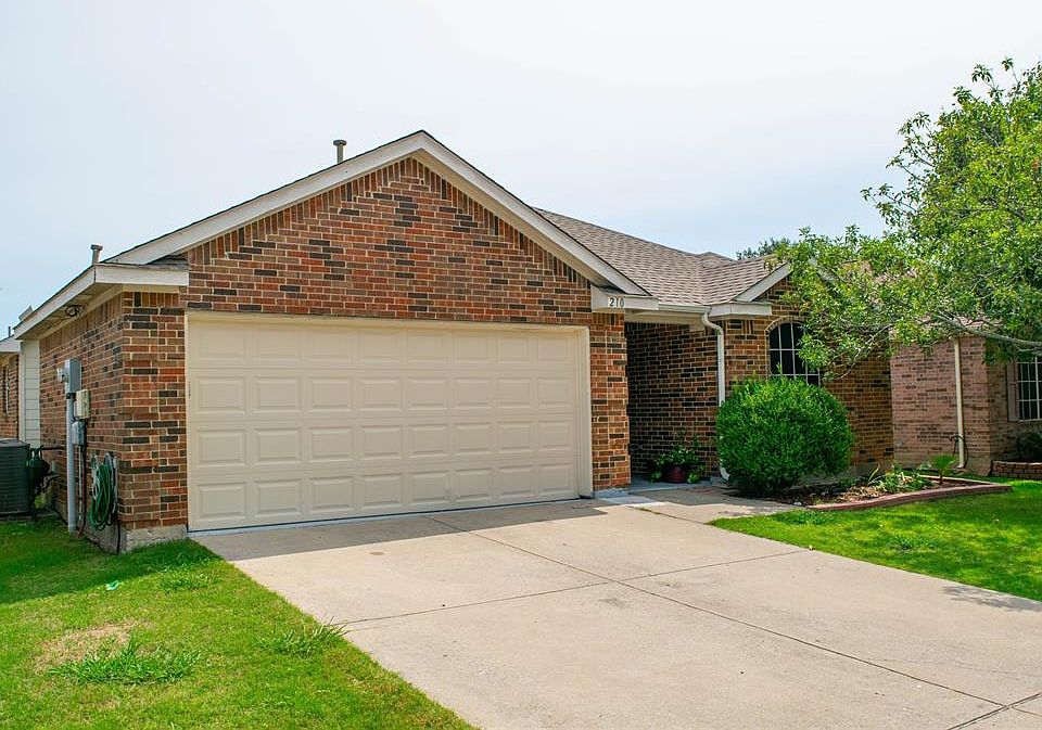 1st image of 210 Charleston Dr