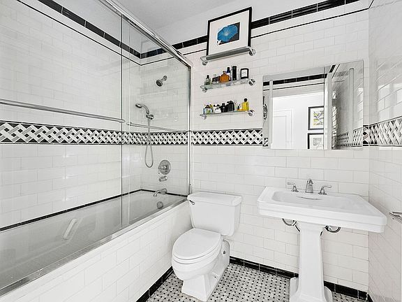 5th image of 176 Broadway APT 11B