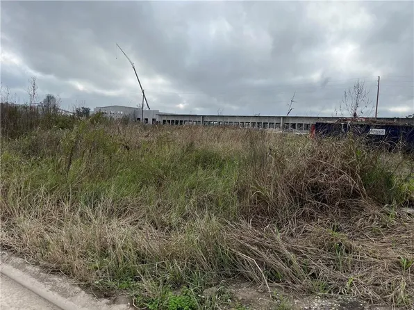 13A W Alpha Dr, Destrehan, LA 70047