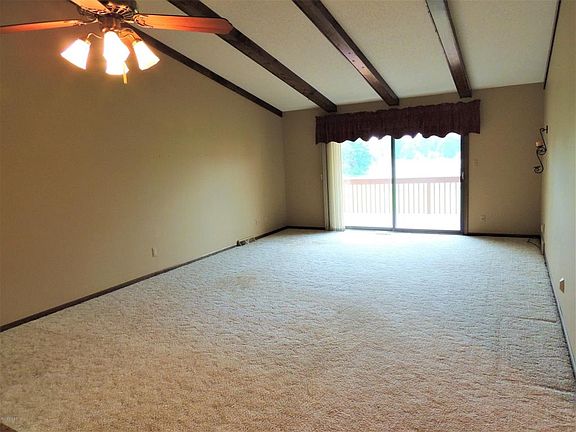 3rd image of 4861 Summergreen Ln