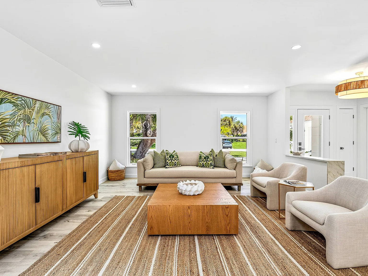 4 bed, 2.5 bath, 2514 sqft, $7,500 — Photo 4