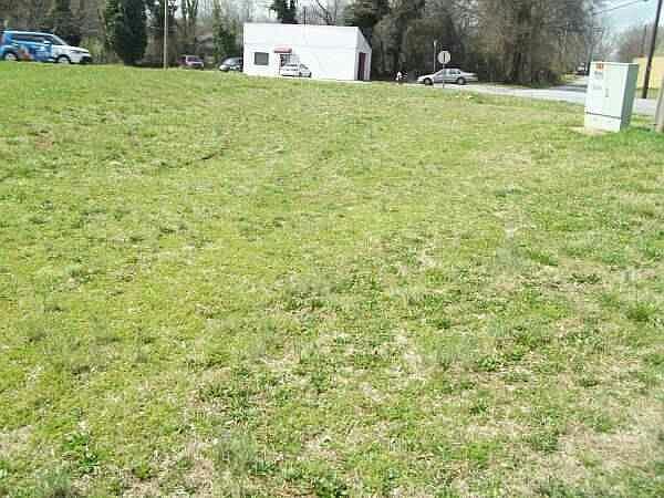 2nd image of 2115 S McDuffie St