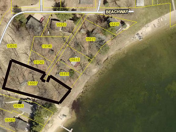 2nd image of 16607 Lake Shore Dr