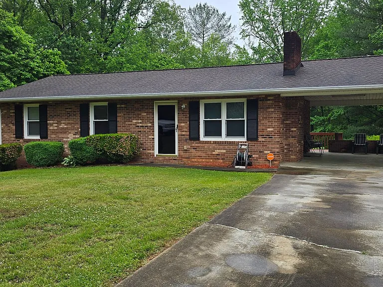 2735 Tablerock Rd — Photo 2