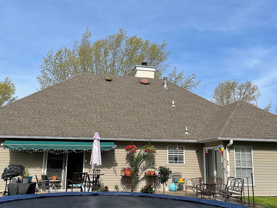 2nd image of 2112 Limerick Ln