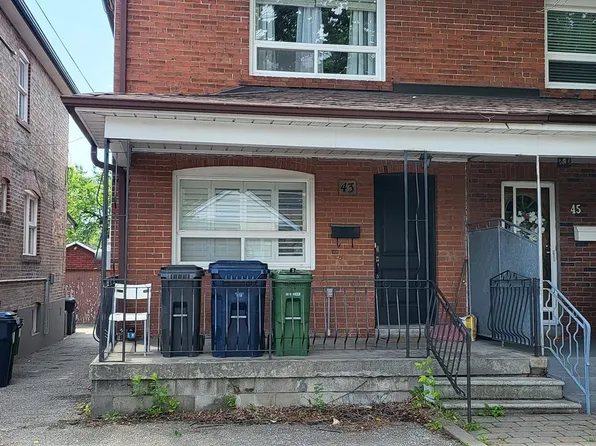 43 Bowie Ave, Toronto, ON M6E 2P2