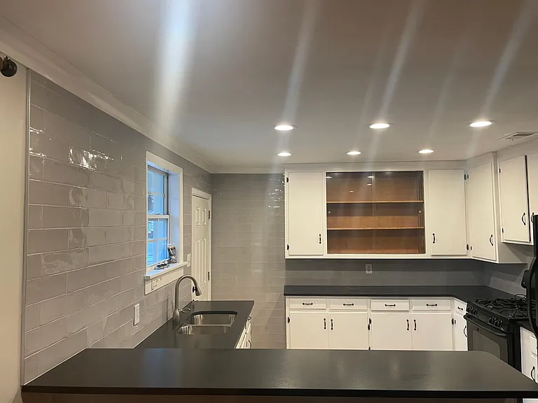 616 Mercer St — Photo 2