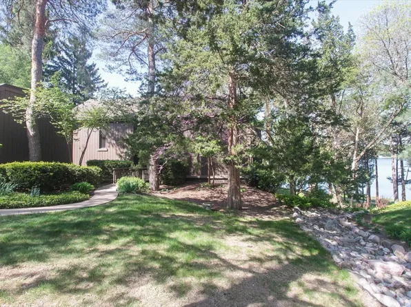 190 Pine Crest Cir APT C, Lake Barrington, IL 60010