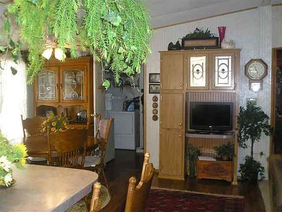 3rd image of 911 Navajo Dr