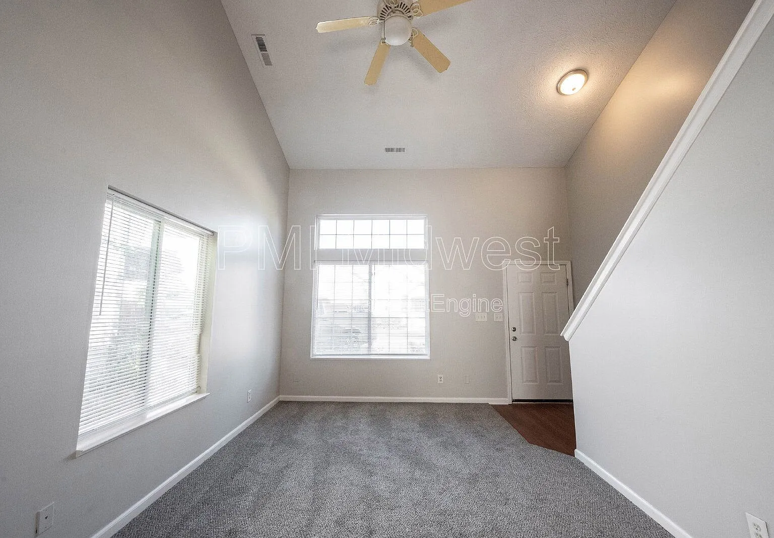 2 bed, 2.5 bath, 1356 sqft, $1,829 — Photo 2