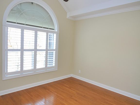 3rd image of 8726 Alexandria Dr
