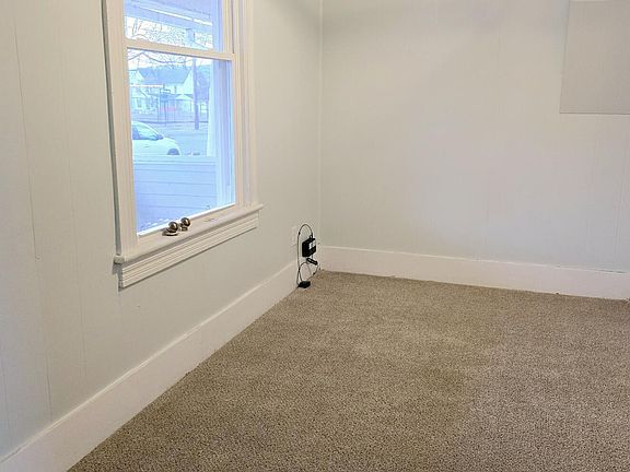 3rd image of 360 N Mulberry St