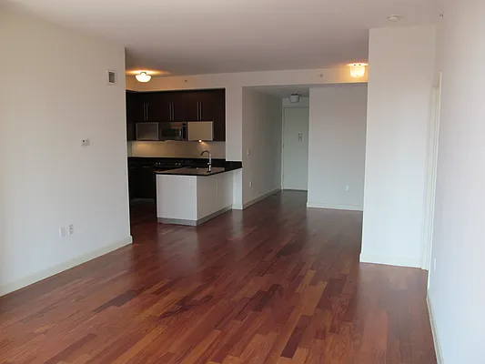 Rented by Lisa Management | media 17