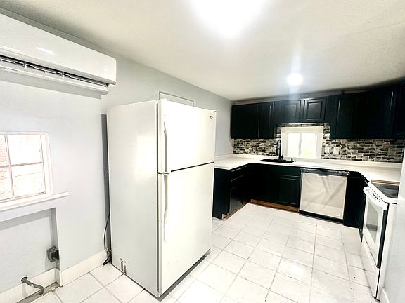 5th image of 9013 Niles Pl #A